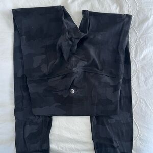 Lululemon high rise Align Camo Leggings 25”. size 4